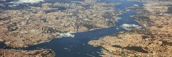 "بحرين ومدينة واحدة".. سحر الحياه المائية بإسطنبول