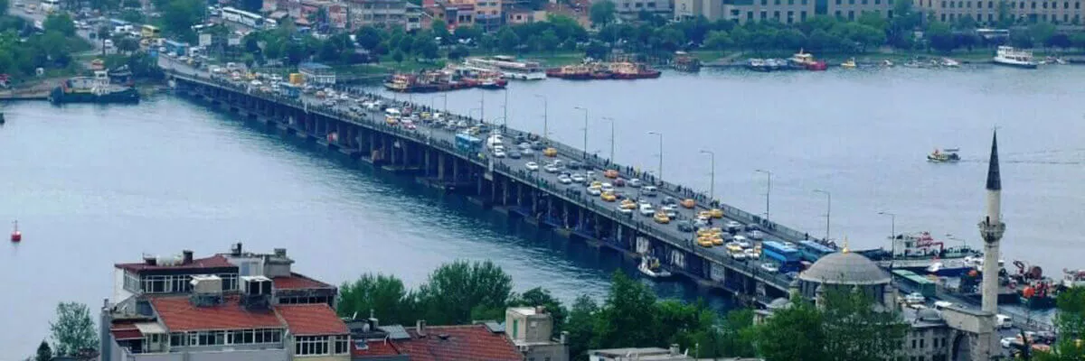جسر أتاتورك في اسطنبولIstanbul Review