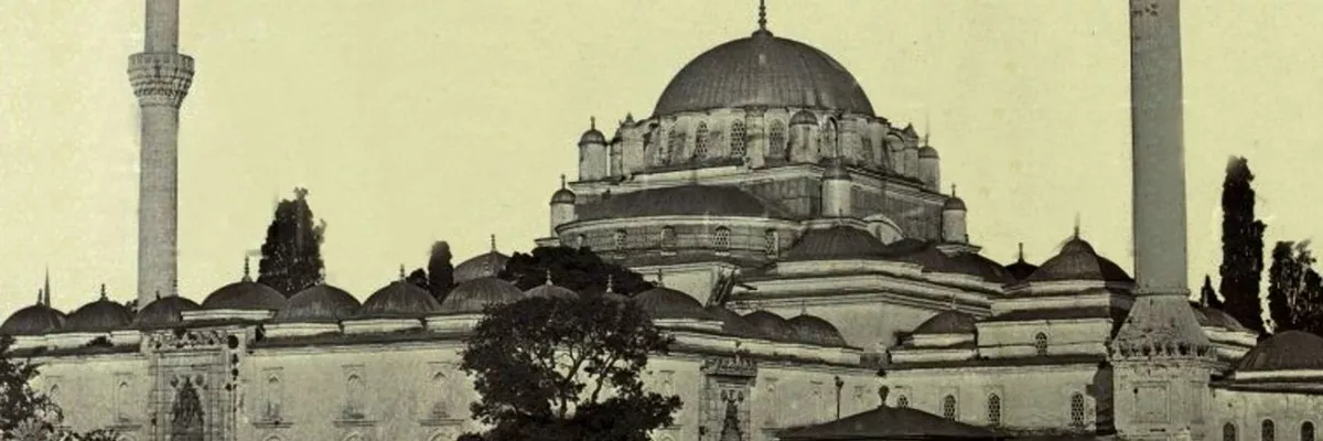مسجد بايزيد في اسطنبولIstanbul Review