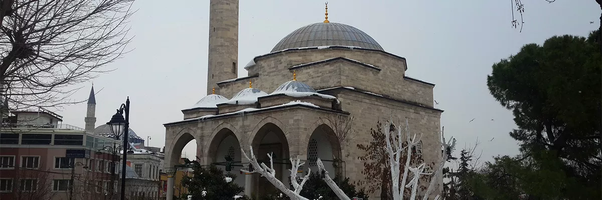 مسجد فيروز آغا في اسطنبولIstanbul Review