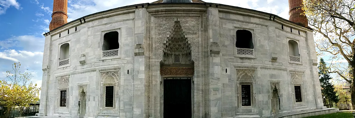 المسجد الاخضرIstanbul Review